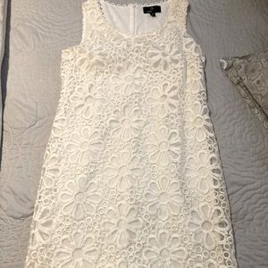 Ronni Nicole White Embroidered Flowers Lacy sleeveless Dress sz 10